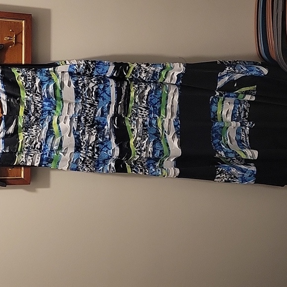 Frank Lyman Design summer dress - Picture 3 of 4